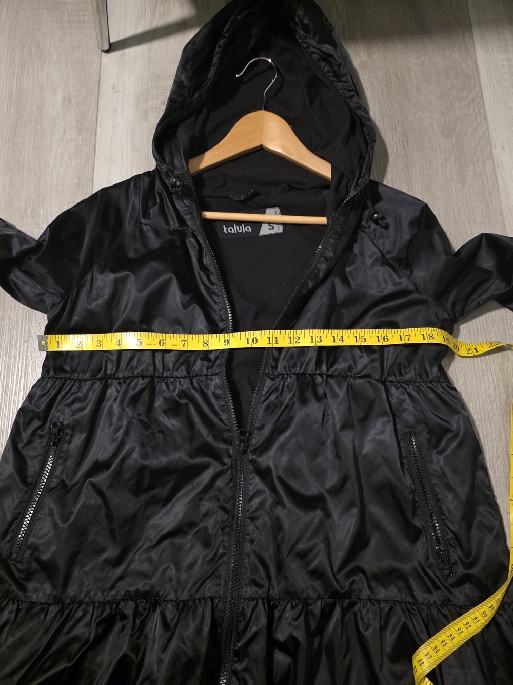 Aritzia Talula Black Hooded Lightweight Jacket Size Small - Picture 10 of 12